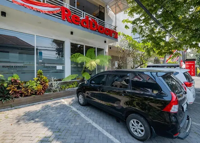 RedDoorz Premium @ Jalan Cengkeh Malang Hotel